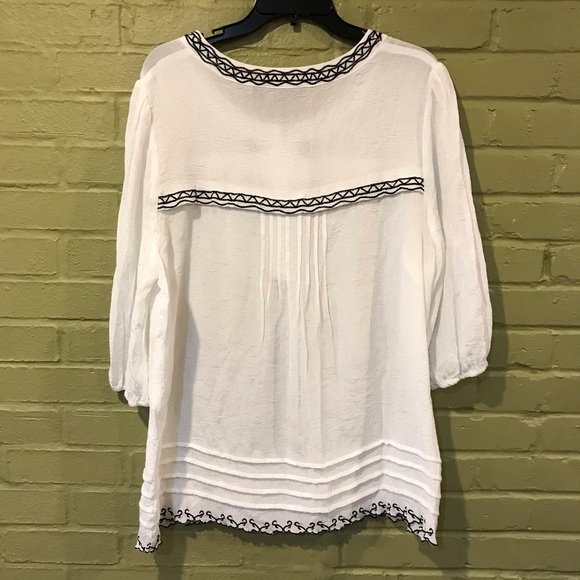 Maggie Barnes White Top - Picture 6 of 6